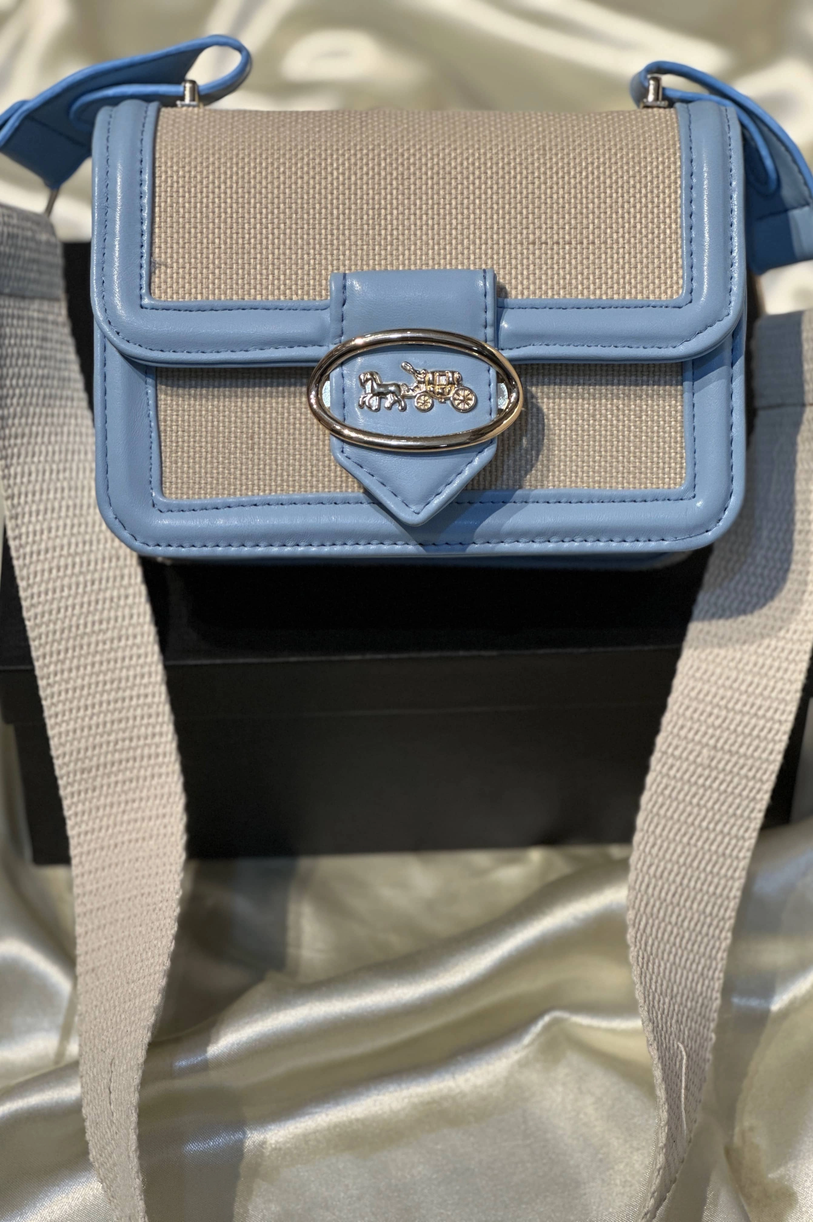 کیف کنفی Coachمدل مینیمال