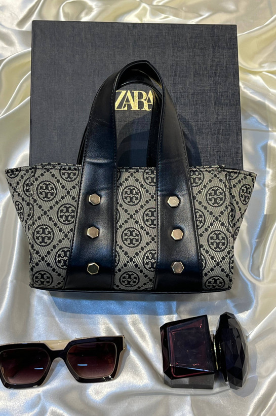 کیف دستی زنانه توری برچ TORY BURCHدل CLASSICهمراه بند بلند