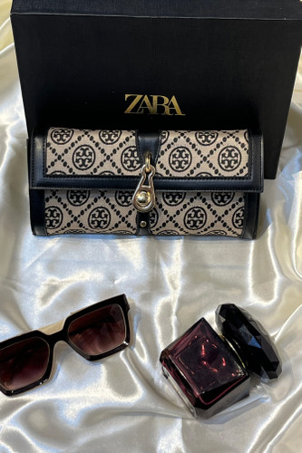 کیف دستی زنانه برند توری برچ ToRY BURCH مدل CLASSIC همراه بند بلند چرمی