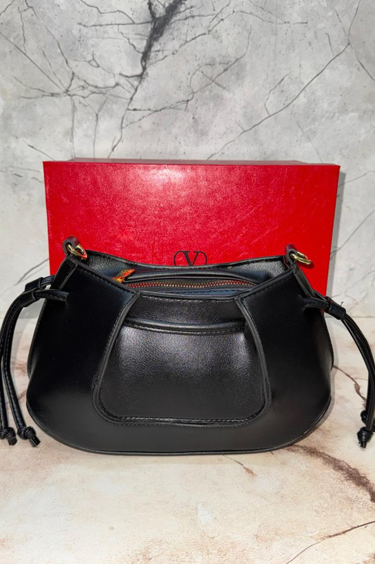 کیف دوشی زنانه برند valentinoمدل basicهمراه بند بلند چرمی