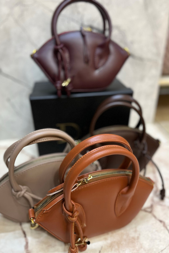 کیف دوشی زنانه برند زارا مدل voهمراه بند بلند