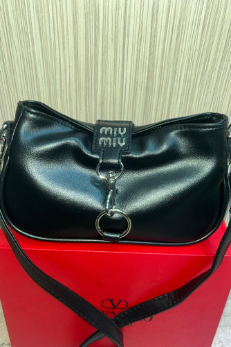 کیف دوشی زنانه مدل تک حلقه برند میو میو همراه بند بلند چرمی