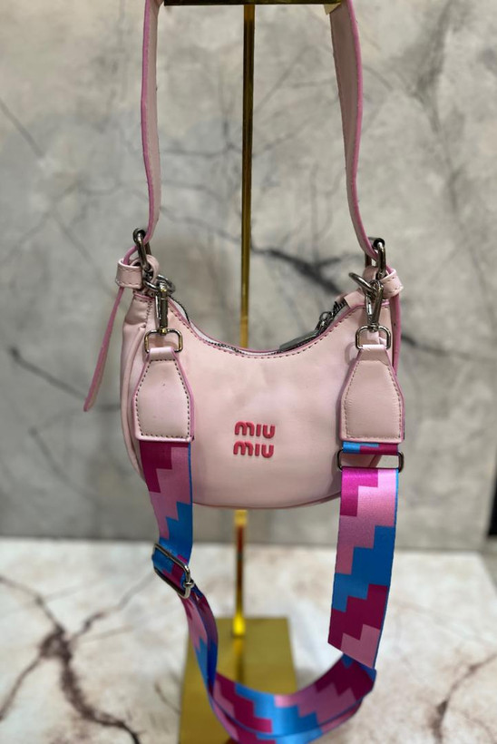 کیف دخترانه دوشی مدل فانتزی برند میو میو همراه 2 مدل بند بلند