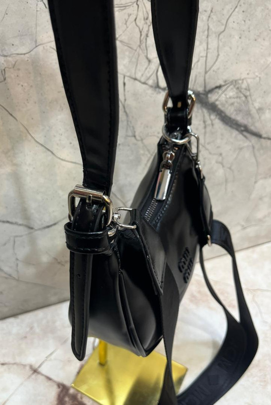 کیف دخترانه دوشی مدل فانتزی برند میو میو همراه 2 مدل بند بلند