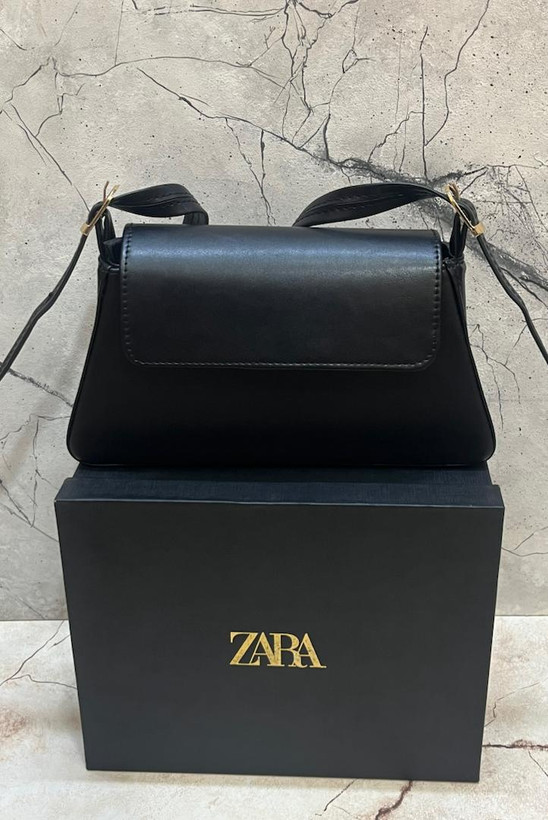 کیف دوشی دخترانه مدل ذوزنقه برند زارا همراه بند بلند چرمی