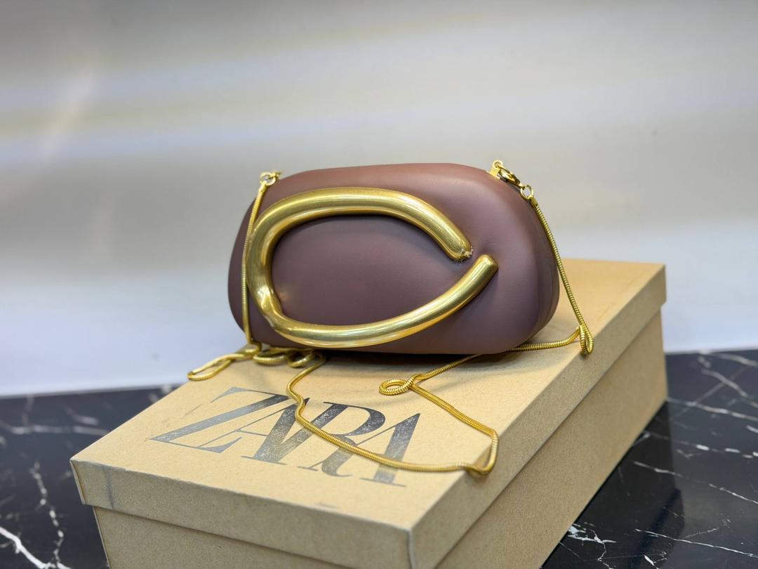 کیف دستی دوشی مجلسی زنانه همراه بند بلند زنجیری