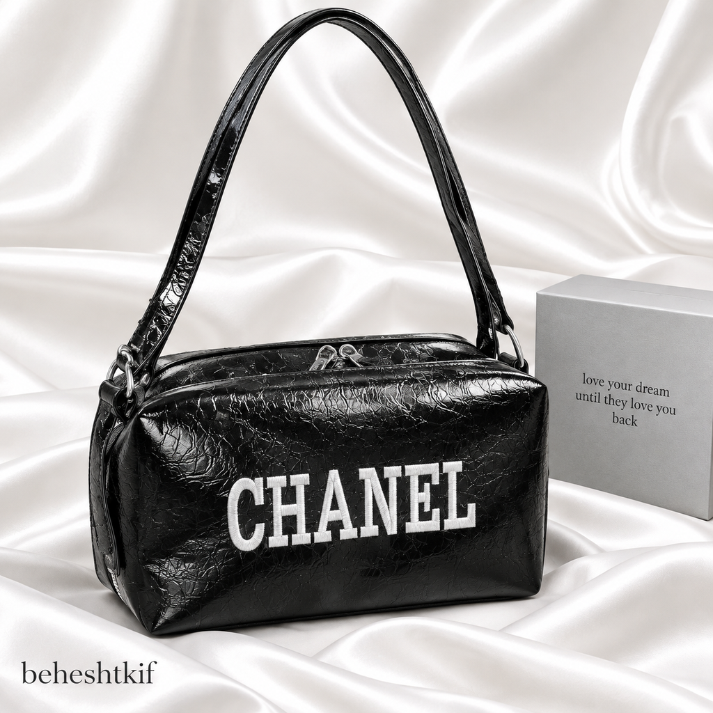 کیف دستی دوشی دخترانه برند CHANEL مدل نایومی