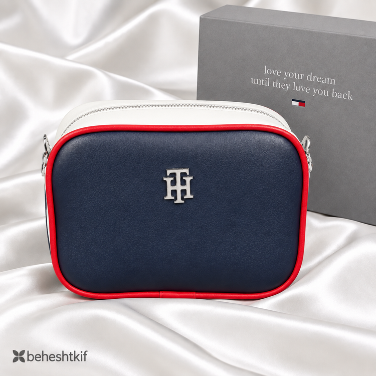 کیف دوشی دخترانه برند tommy hilfiger مدل نیلو همراه بند بلند رودوشی